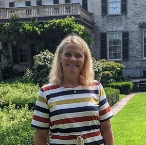 Meet your Posher, Robyn